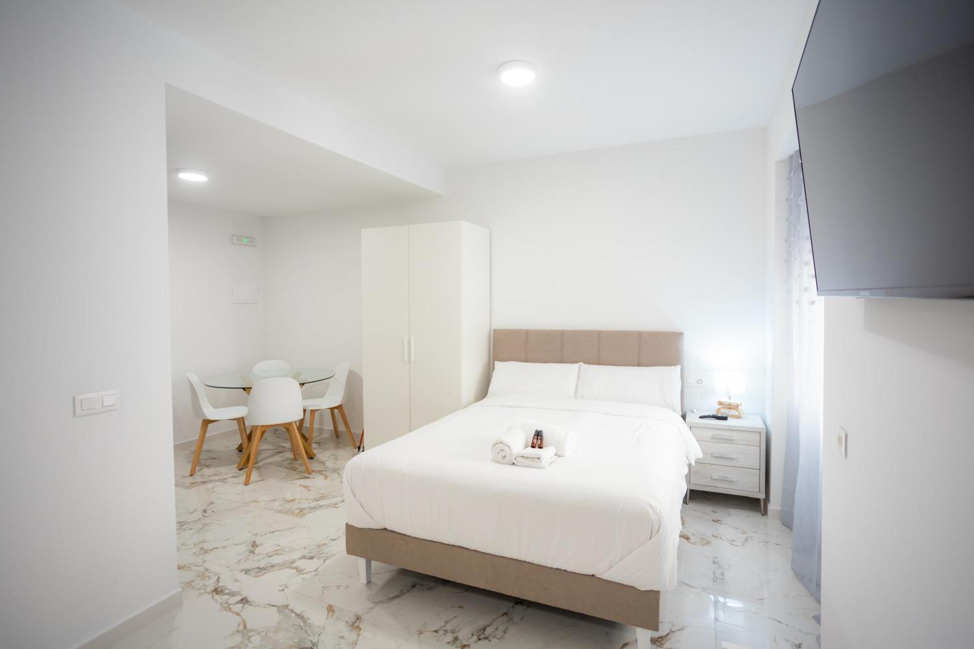 L&G Apartments Bahia Suite Аликанте Екстериор снимка