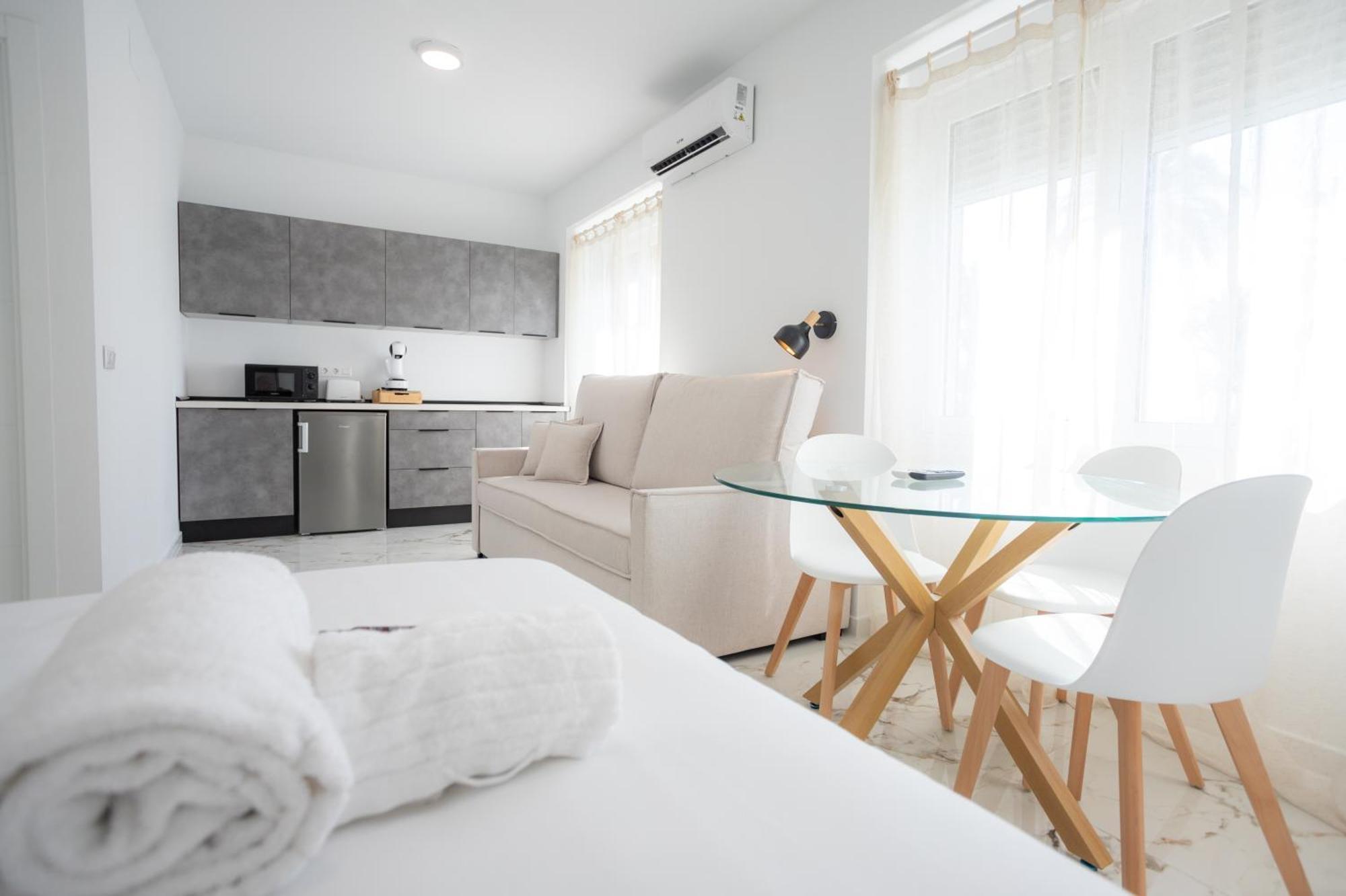 L&G Apartments Bahia Suite Аликанте Екстериор снимка