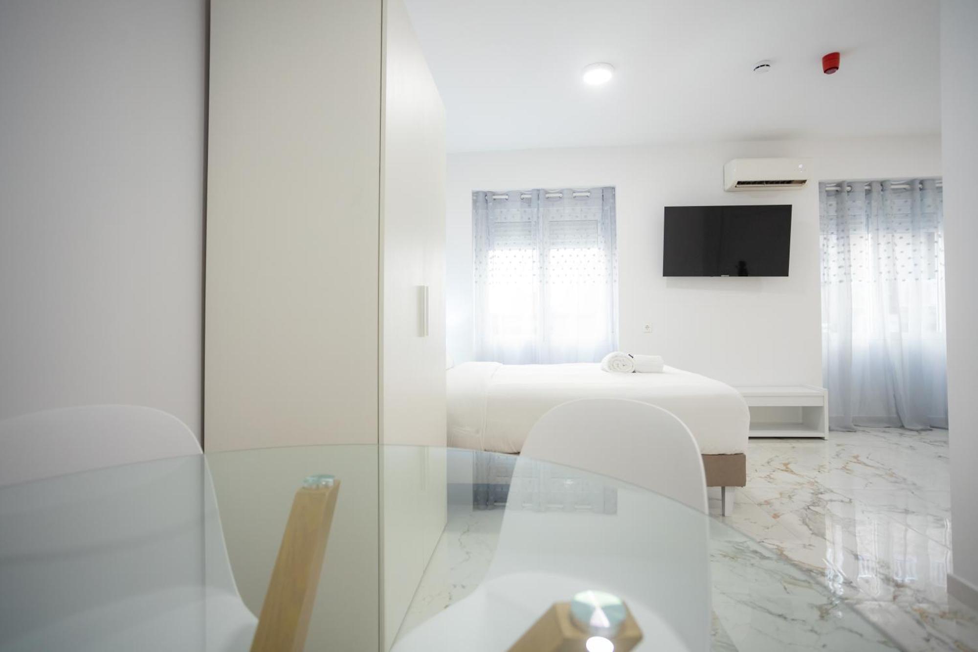 L&G Apartments Bahia Suite Аликанте Екстериор снимка