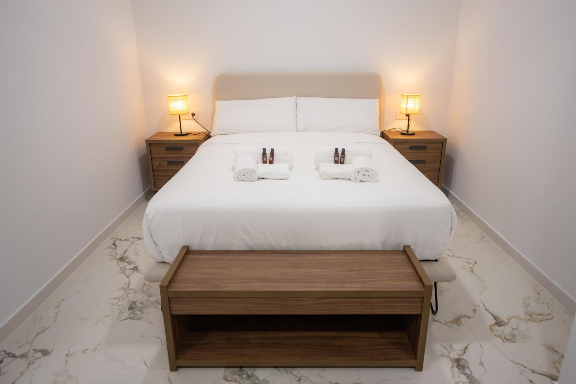 L&G Apartments Bahia Suite Аликанте Екстериор снимка
