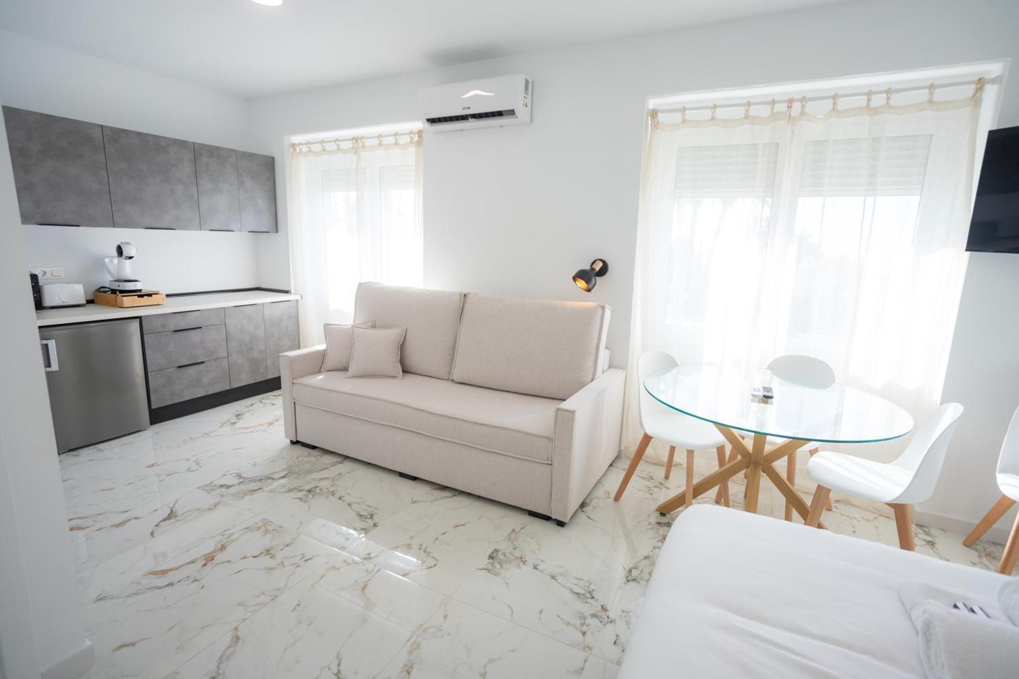 L&G Apartments Bahia Suite Аликанте Екстериор снимка